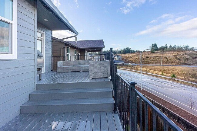 Building Photo - Modern 4BD/3BA Rental with Garage & Fenced...