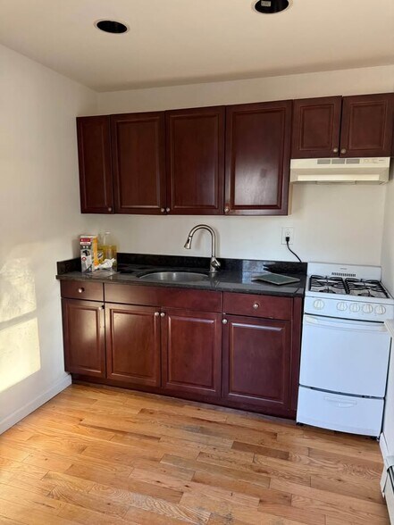 Building Photo - 305 Smithtown Blvd