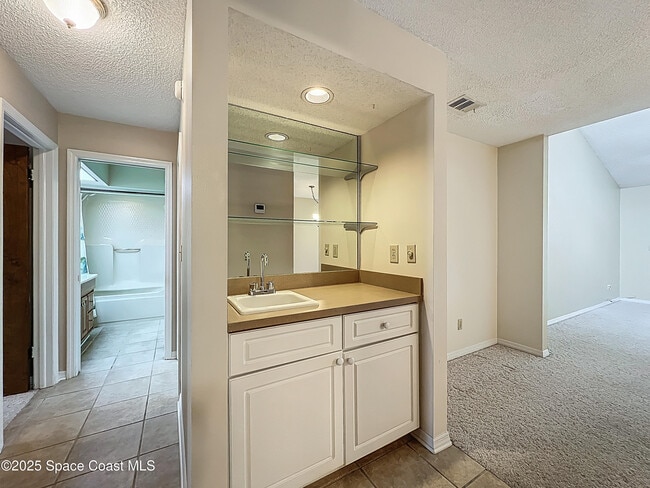 Building Photo - 330 Markley Ct