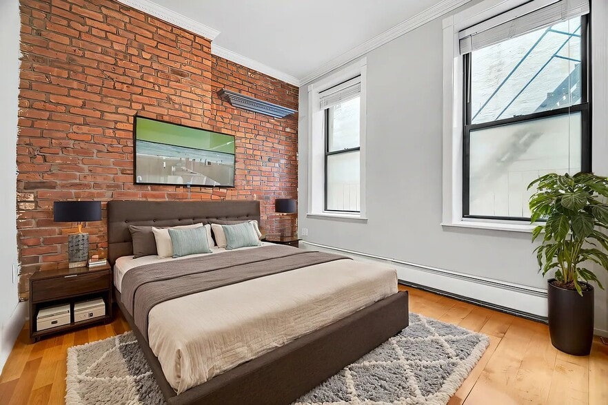 Building Photo - 134 Orchard St