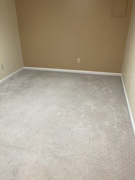 Building Photo - 4042 Penhurst Dr