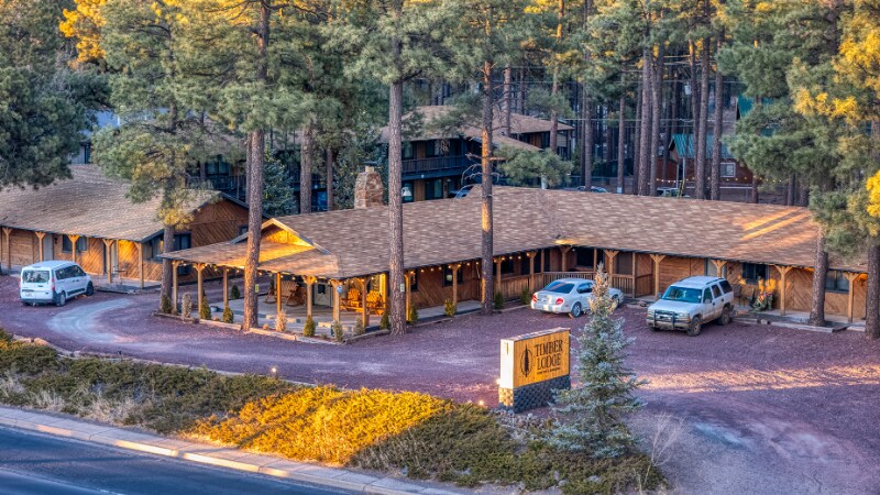 Building Photo - 1078 E White Mountain Blvd