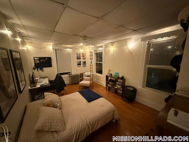 Building Photo - 1 Sachem St