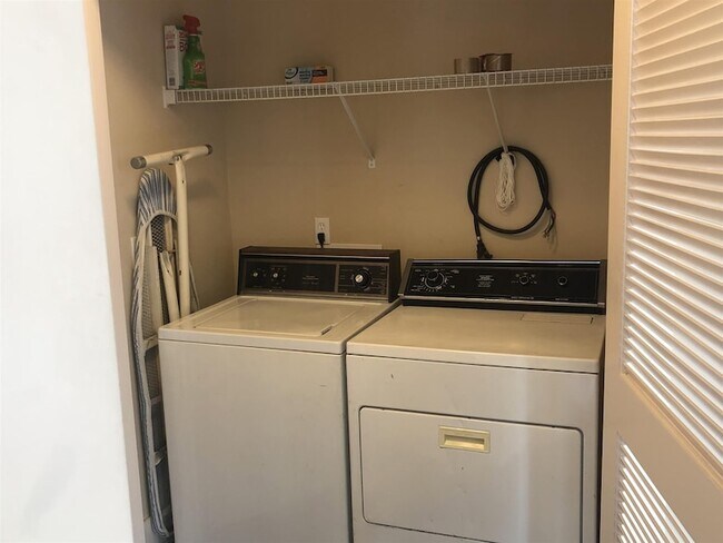 Building Photo - 3500 Steffisburg Dr