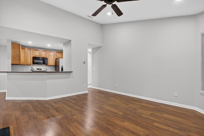 Building Photo - Pristine in PVB