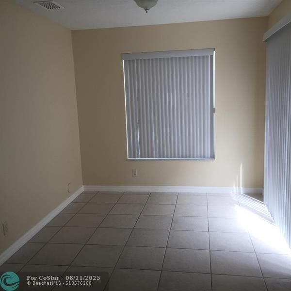 Building Photo - 6723 Bayfront Dr