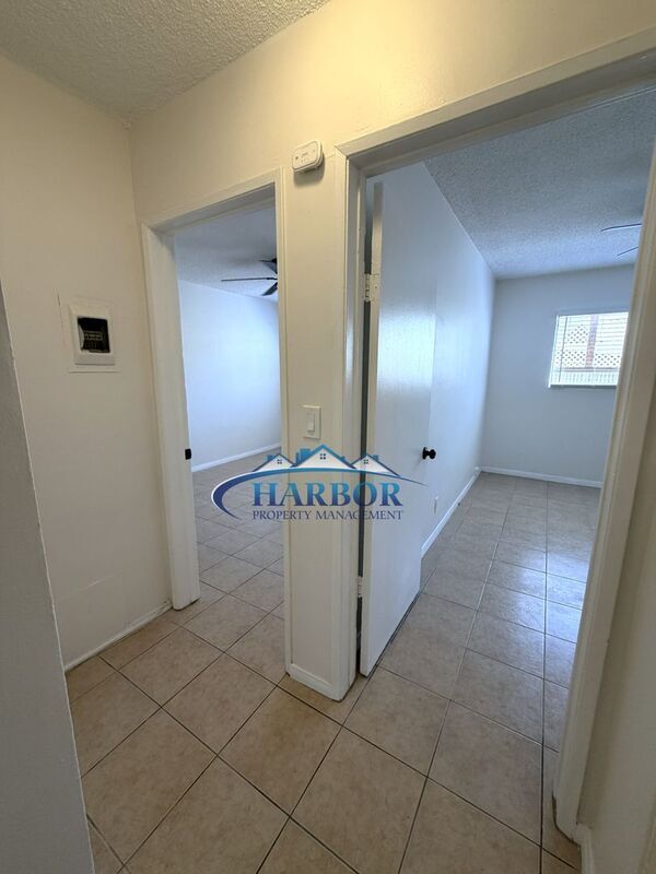 Building Photo - 22327 Moneta Ave