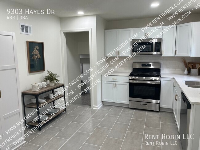 Building Photo - 9303 Hayes Dr