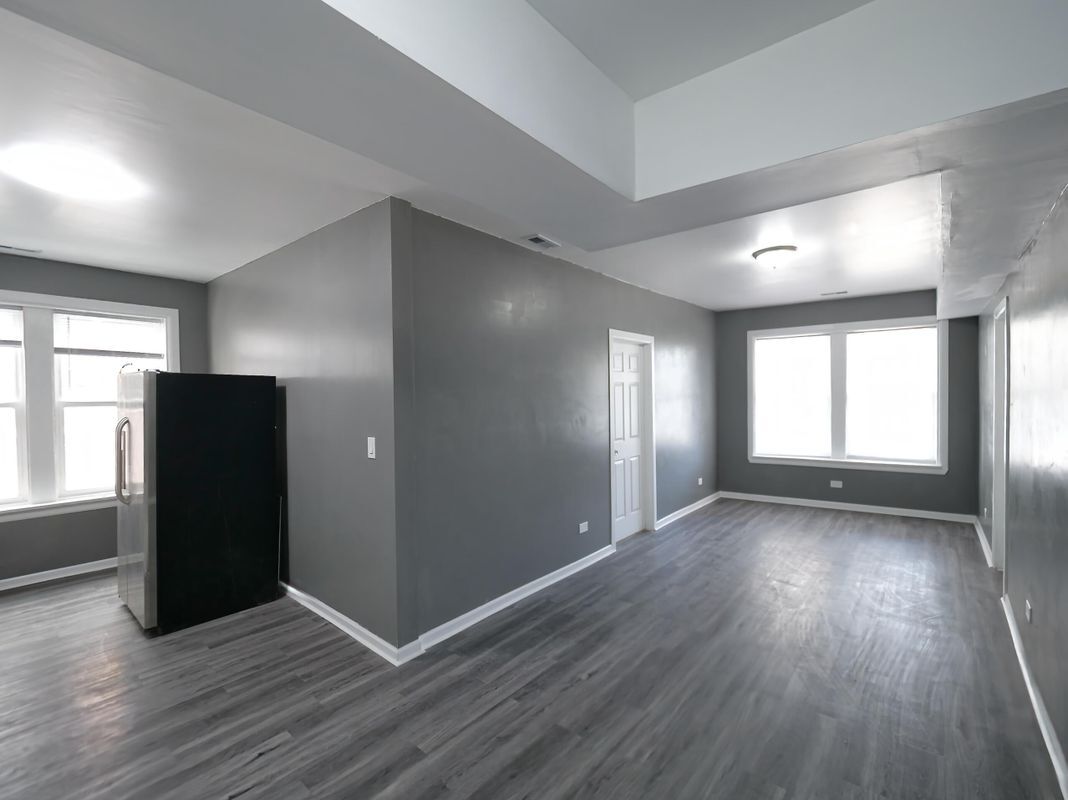 Building Photo - 346 N Laramie Ave
