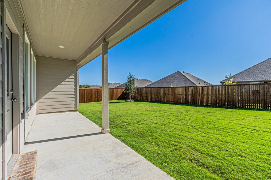 Building Photo - 10005 Warlander Dr