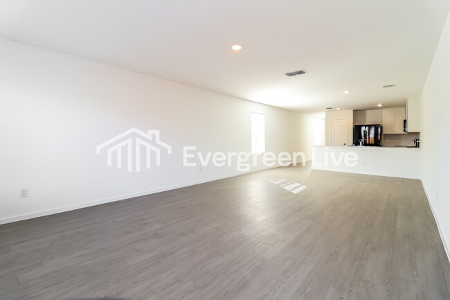 Building Photo - 216 Sycamore Pl