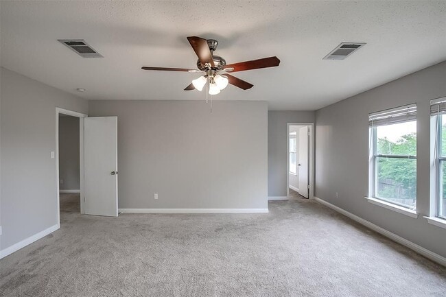 Building Photo - 2504 Byfield Dr