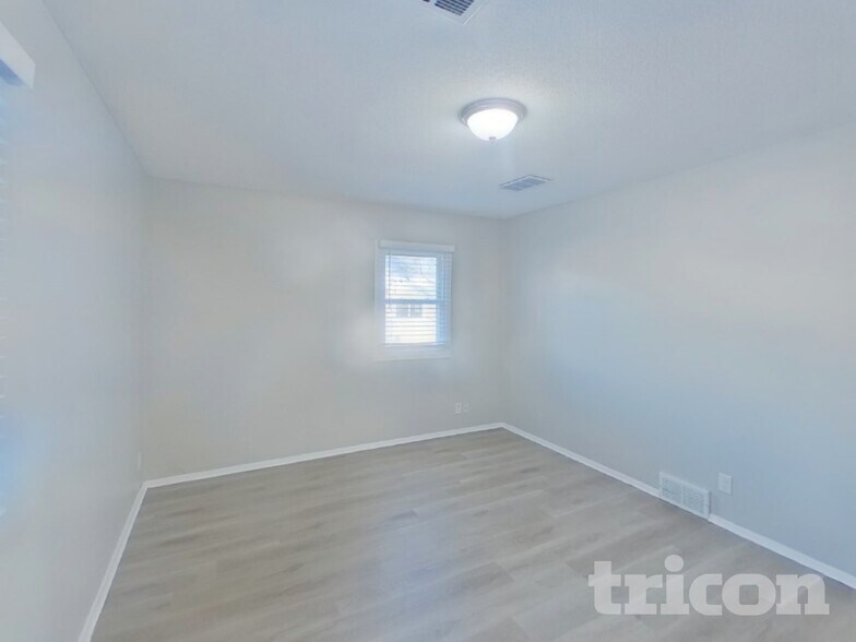 Building Photo - 8407 Lower 208th St W