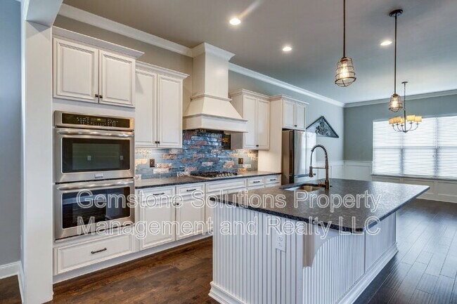 Building Photo - 2944 Hadley Close Ln