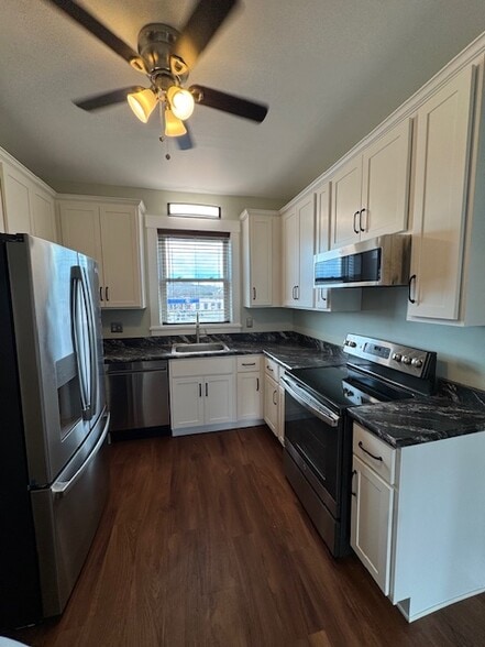 Building Photo - 1218 Lewis Ave