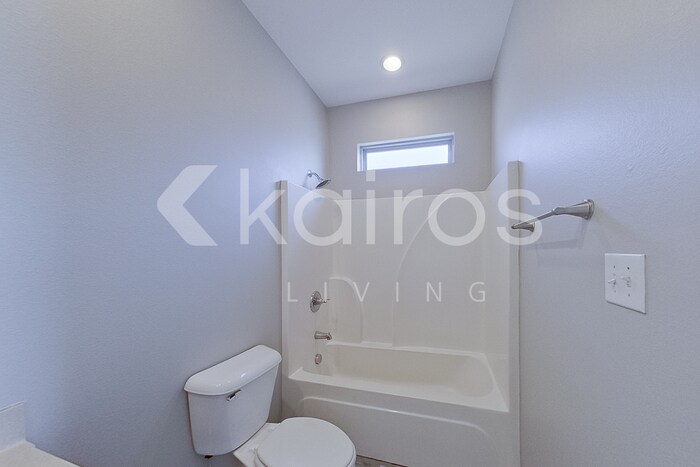 Building Photo - 10103 W 20th St