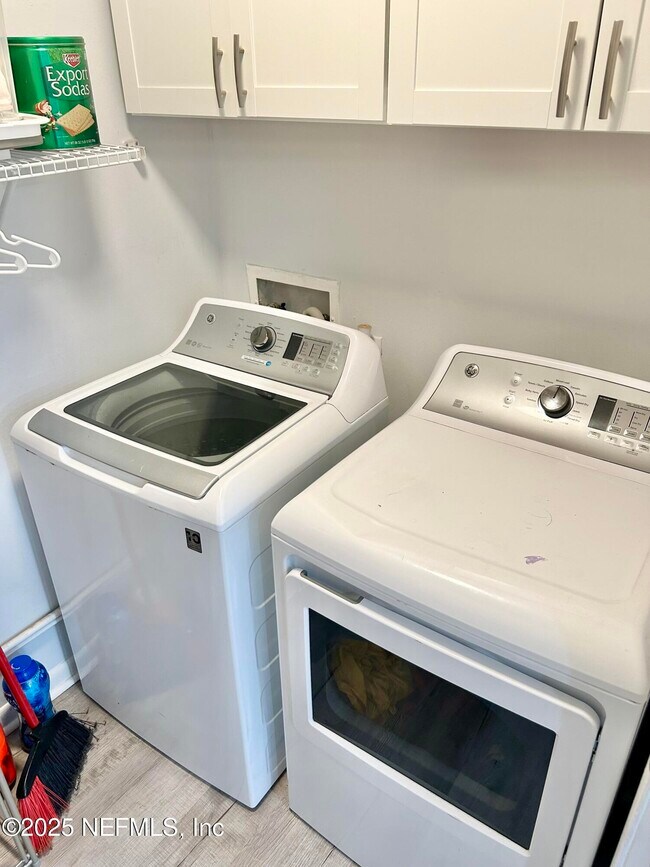 Building Photo - 7122 Cypress Cove Rd