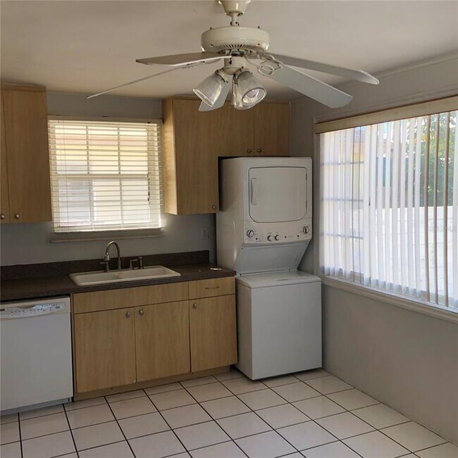 Building Photo - 409 S Orleans Ave