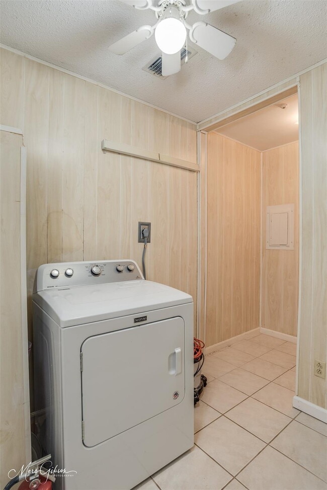 Building Photo - "Charming 3-Bedroom Home with 1400 Sq Ft of Cozy Living Space in Bossier City!"