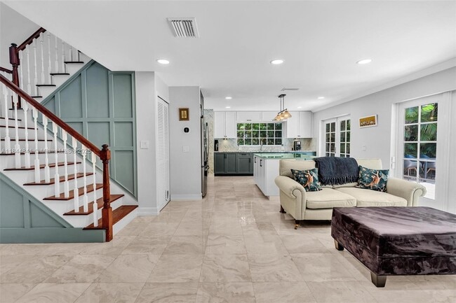 Building Photo - 2516 San Domingo St