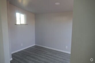 Building Photo - Studio Apartment Available. Watsonville, C...