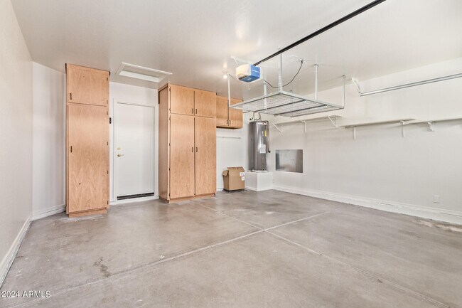 Building Photo - 3211 E Kristal Way