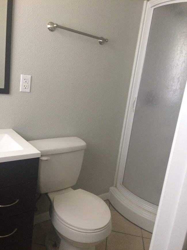 Building Photo - 3/2/1