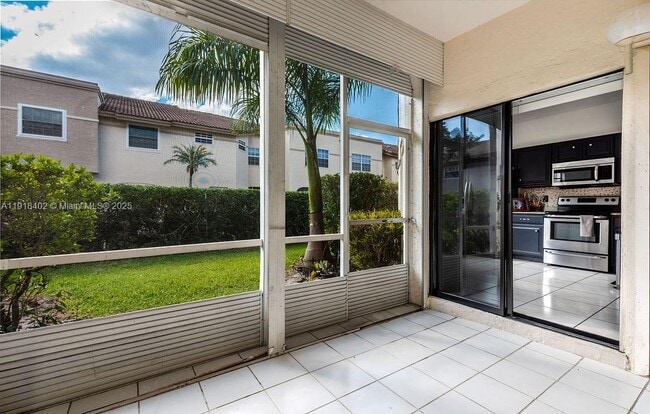 Building Photo - 6641 Via Regina