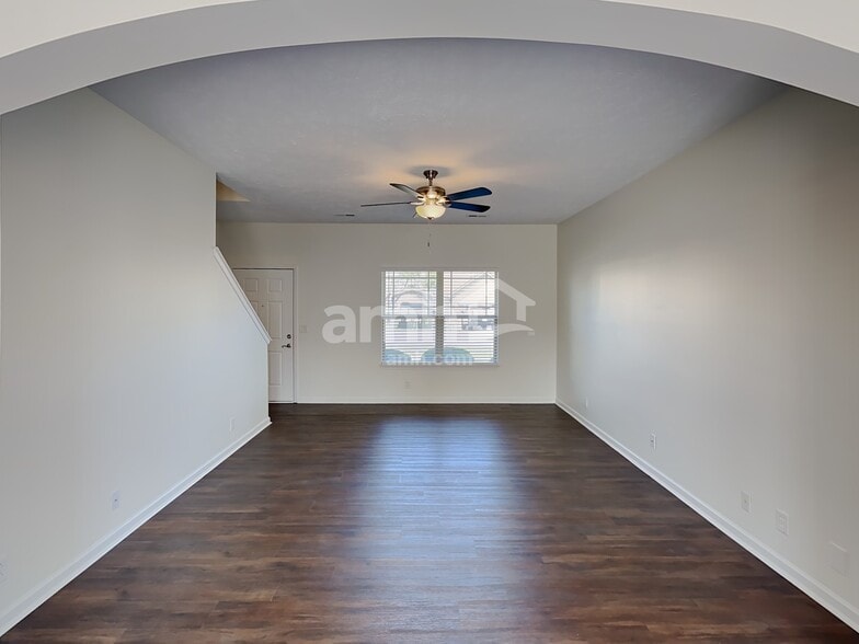 Building Photo - 1133 Halverson Dr