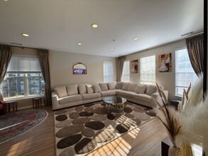Building Photo - 15505 John Diskin Cir