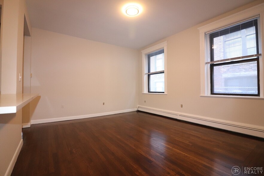 Building Photo - 17 Stearns Rd