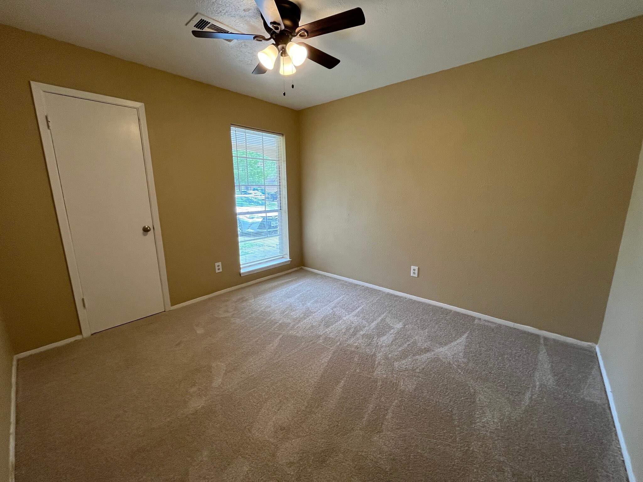 Building Photo - 806 Canna St