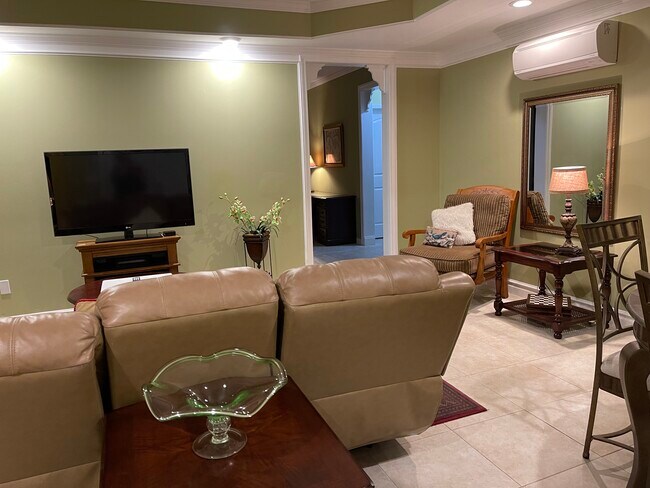 Building Photo - 1430 Juneau Way