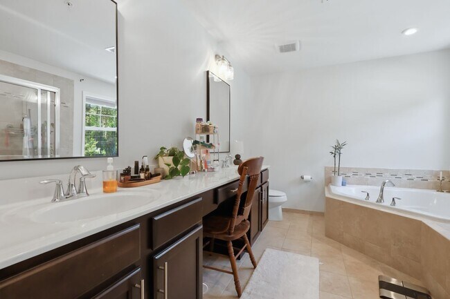 Building Photo - 20724 Hilton Run Ct