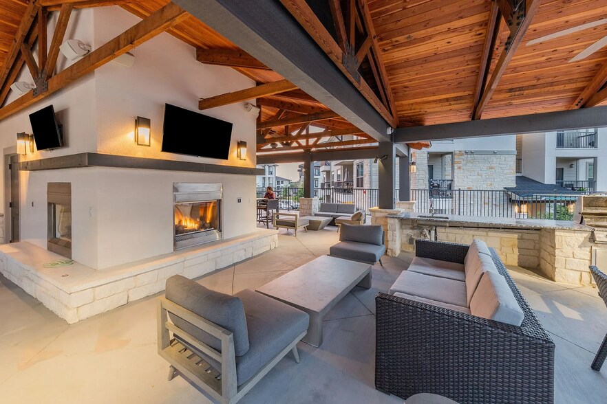 Building Photo - 4835 Usaa Blvd