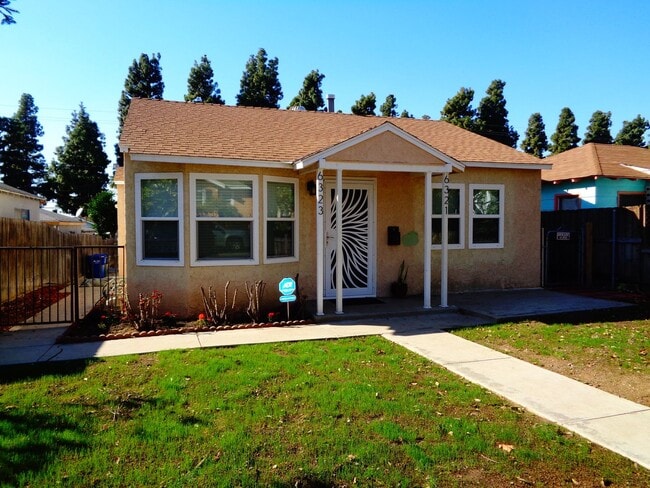 Building Photo - 2 Bedroom 1 Bath Remodeled House for Rent ...