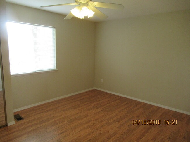 Building Photo - 964 Arrowhead Dr