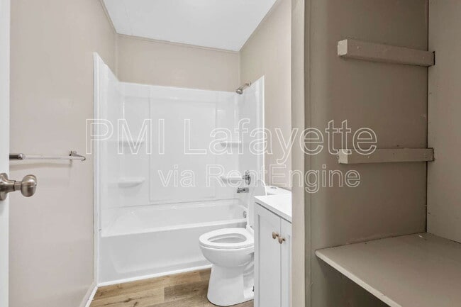 Building Photo - 20 Greenbush Ct