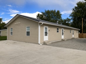 Building Photo - 321/323/325 S Merchant