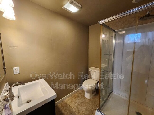 Building Photo - 2435 Clements Dr