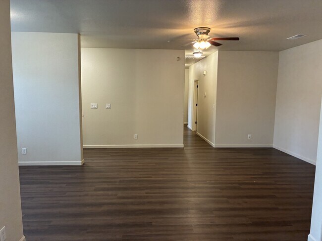 Building Photo - 420 N Conejo Ave