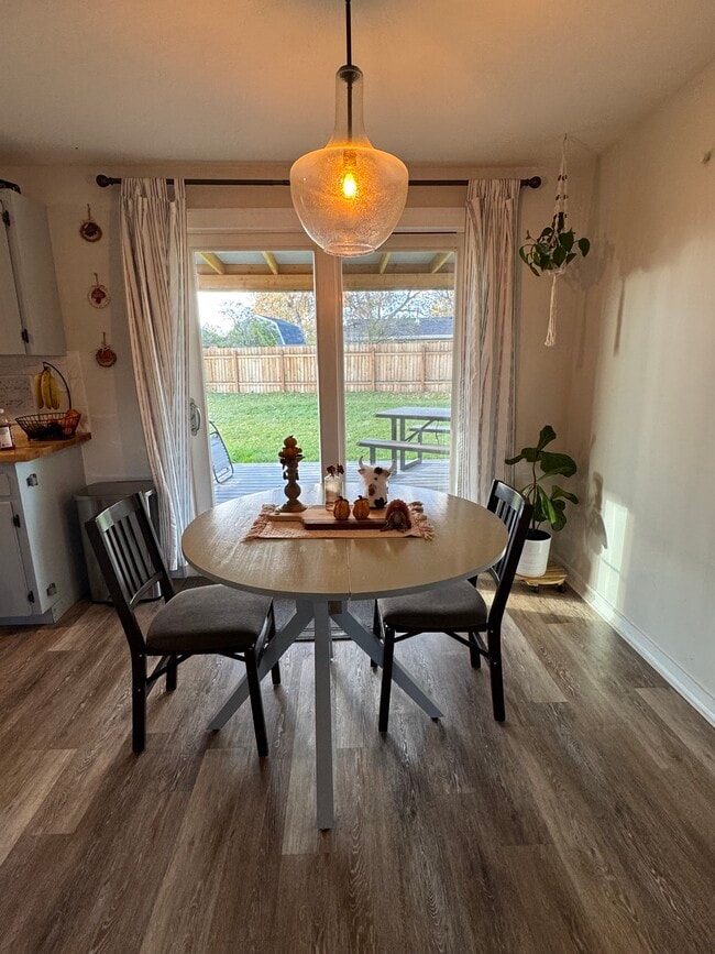 Building Photo - 613 Sykes Dr