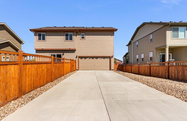 Building Photo - Beautiful 4 Bed 2.5 Bath with 2 Car Garage Home with Fenced Backyard in High Point at DIA!