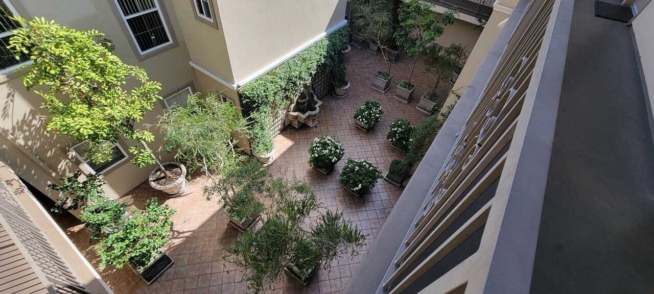 Building Photo - 1730 Colby Ave