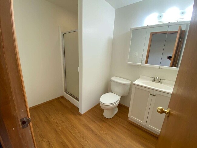 Building Photo - Conveniently Located 3-Bedroom Home with S...