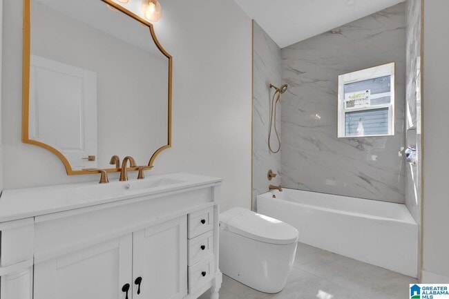 Building Photo - 1720 34th Pl N