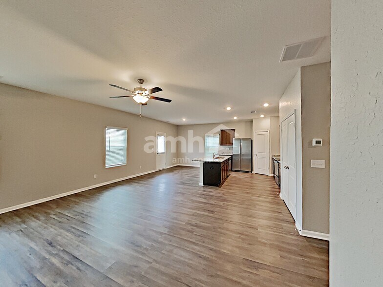 Building Photo - 4875 Bridle Path