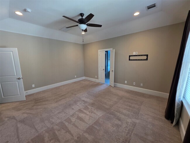 Building Photo - 4315 Schuler St