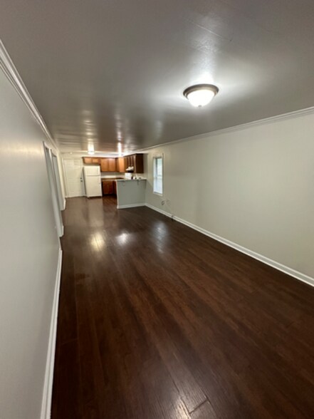 Building Photo - 209 G St