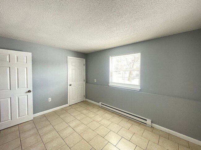 Building Photo - 179 Loudon Rd